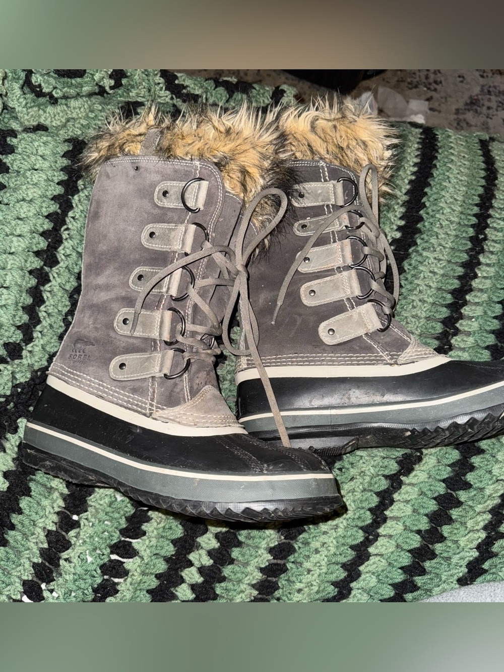 SOREL Joan of Arctic Gray Faux-Fur Trim Lace-Up Waterproof Winter Boots Sz 8.5